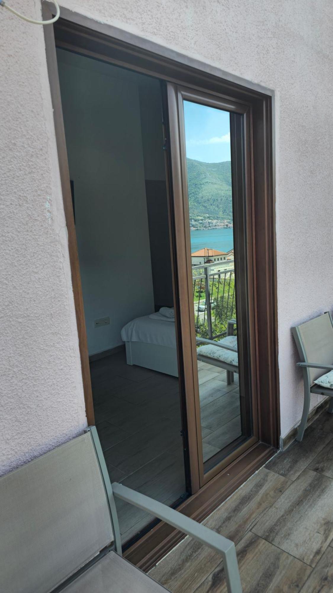 Modern Seaside Escape - Stunning Sea View - Private & Stylish Apartment Kotor Exterior foto