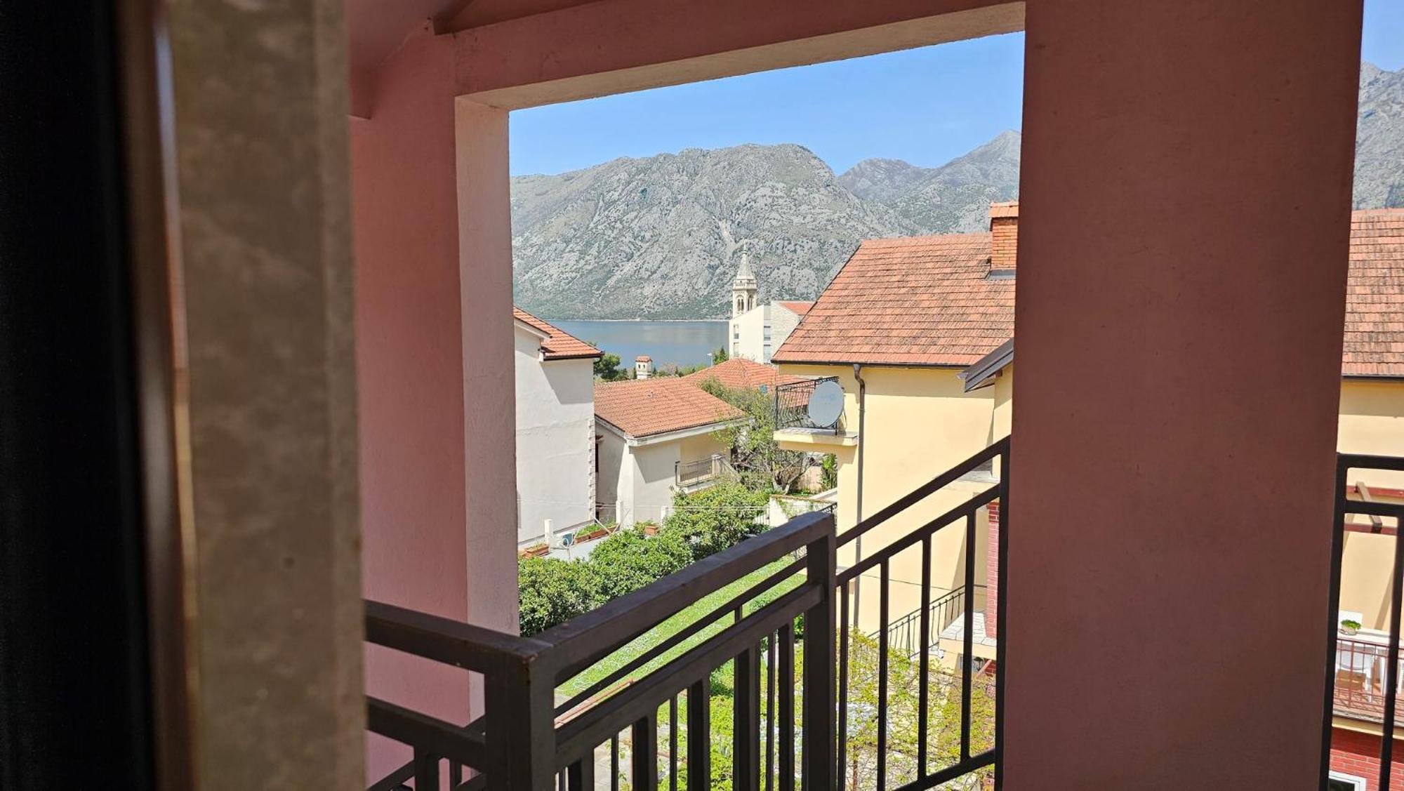 Modern Seaside Escape - Stunning Sea View - Private & Stylish Apartment Kotor Exterior foto