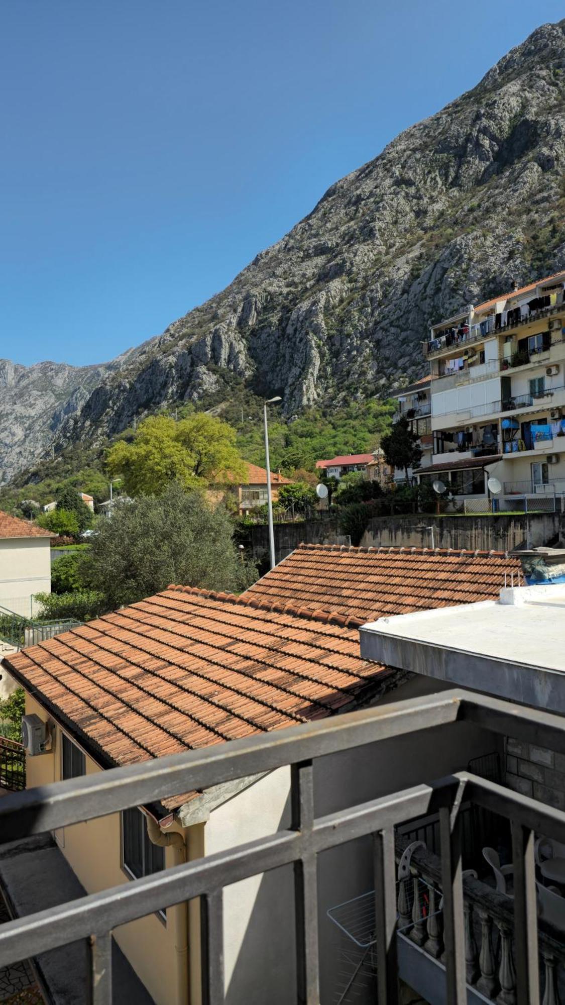 Modern Seaside Escape - Stunning Sea View - Private & Stylish Apartment Kotor Exterior foto