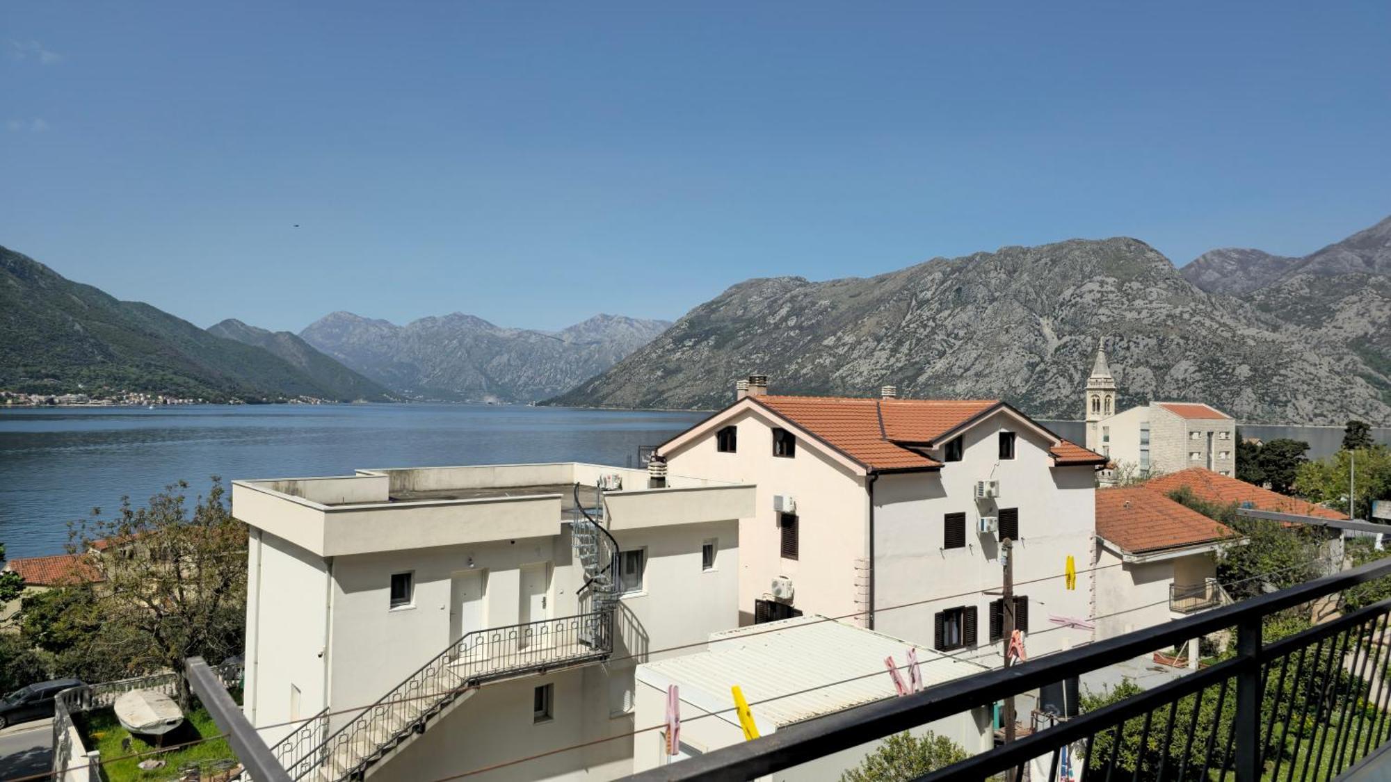 Modern Seaside Escape - Stunning Sea View - Private & Stylish Apartment Kotor Exterior foto