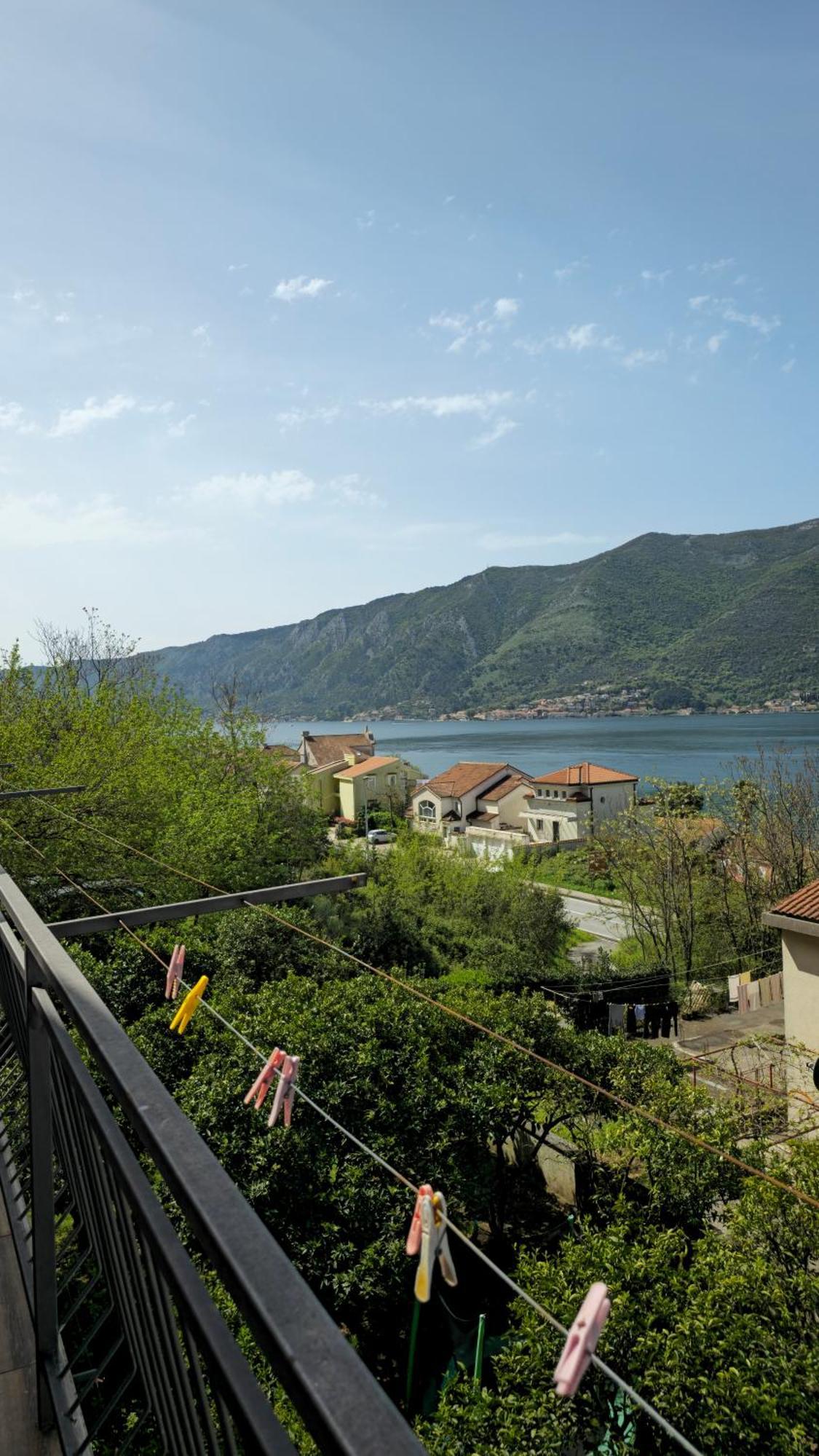 Modern Seaside Escape - Stunning Sea View - Private & Stylish Apartment Kotor Exterior foto
