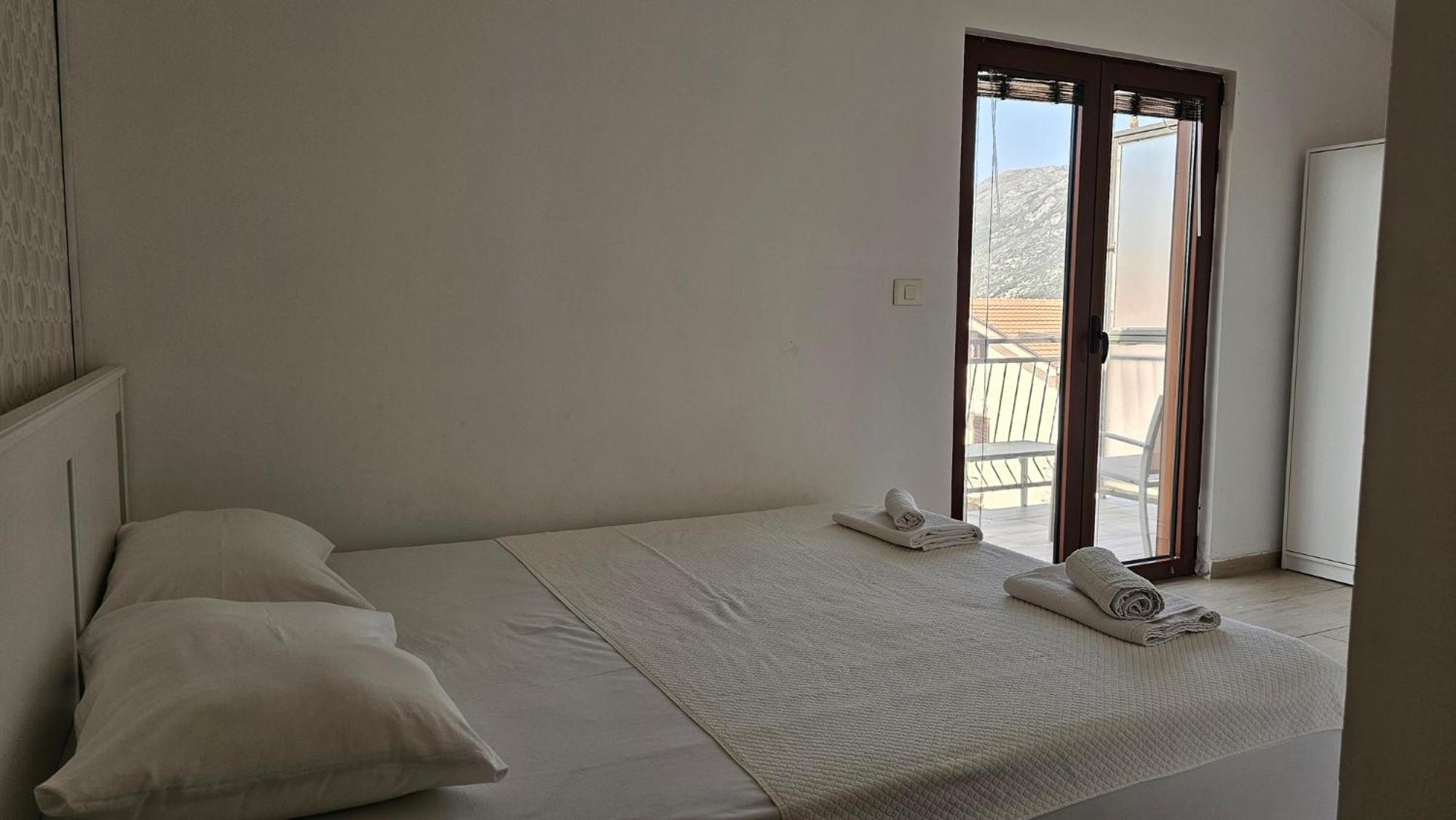 Modern Seaside Escape - Stunning Sea View - Private & Stylish Apartment Kotor Exterior foto