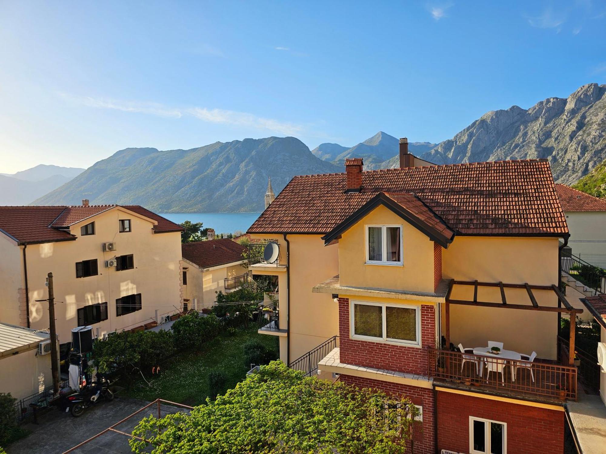 Modern Seaside Escape - Stunning Sea View - Private & Stylish Apartment Kotor Exterior foto