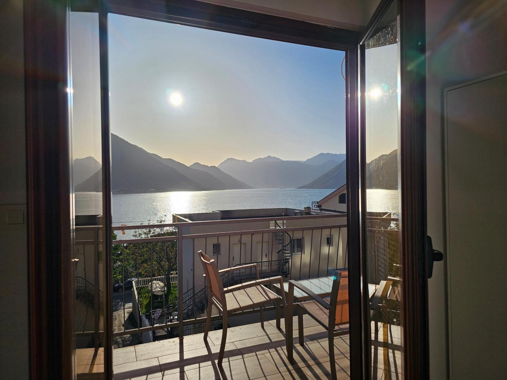 Modern Seaside Escape - Stunning Sea View - Private & Stylish Apartment Kotor Exterior foto