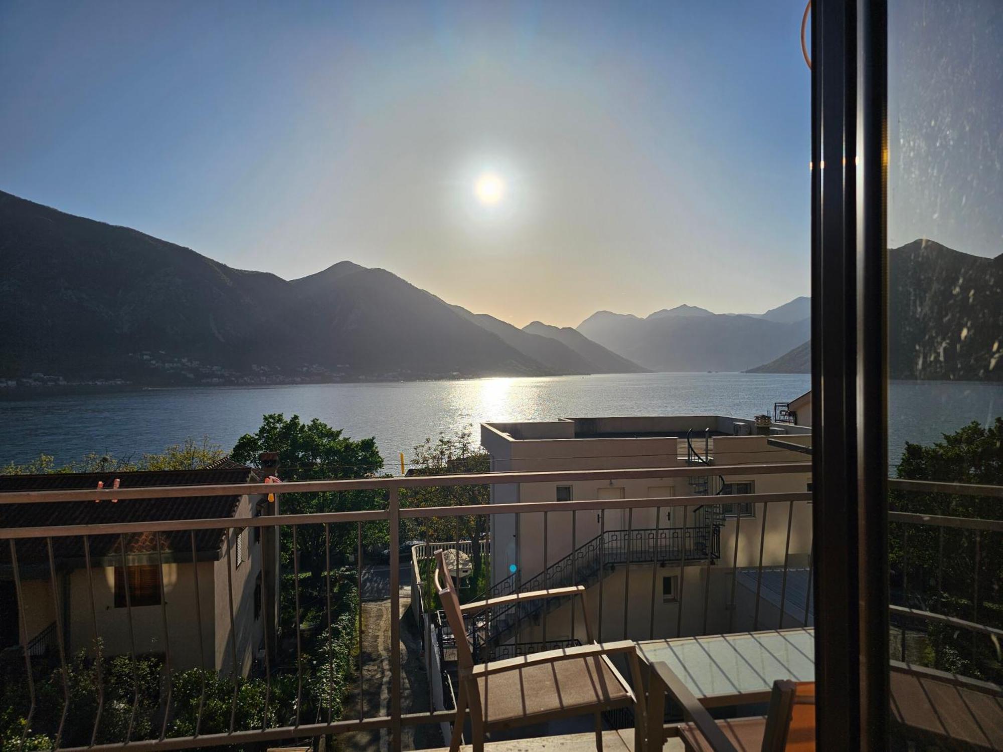 Modern Seaside Escape - Stunning Sea View - Private & Stylish Apartment Kotor Exterior foto