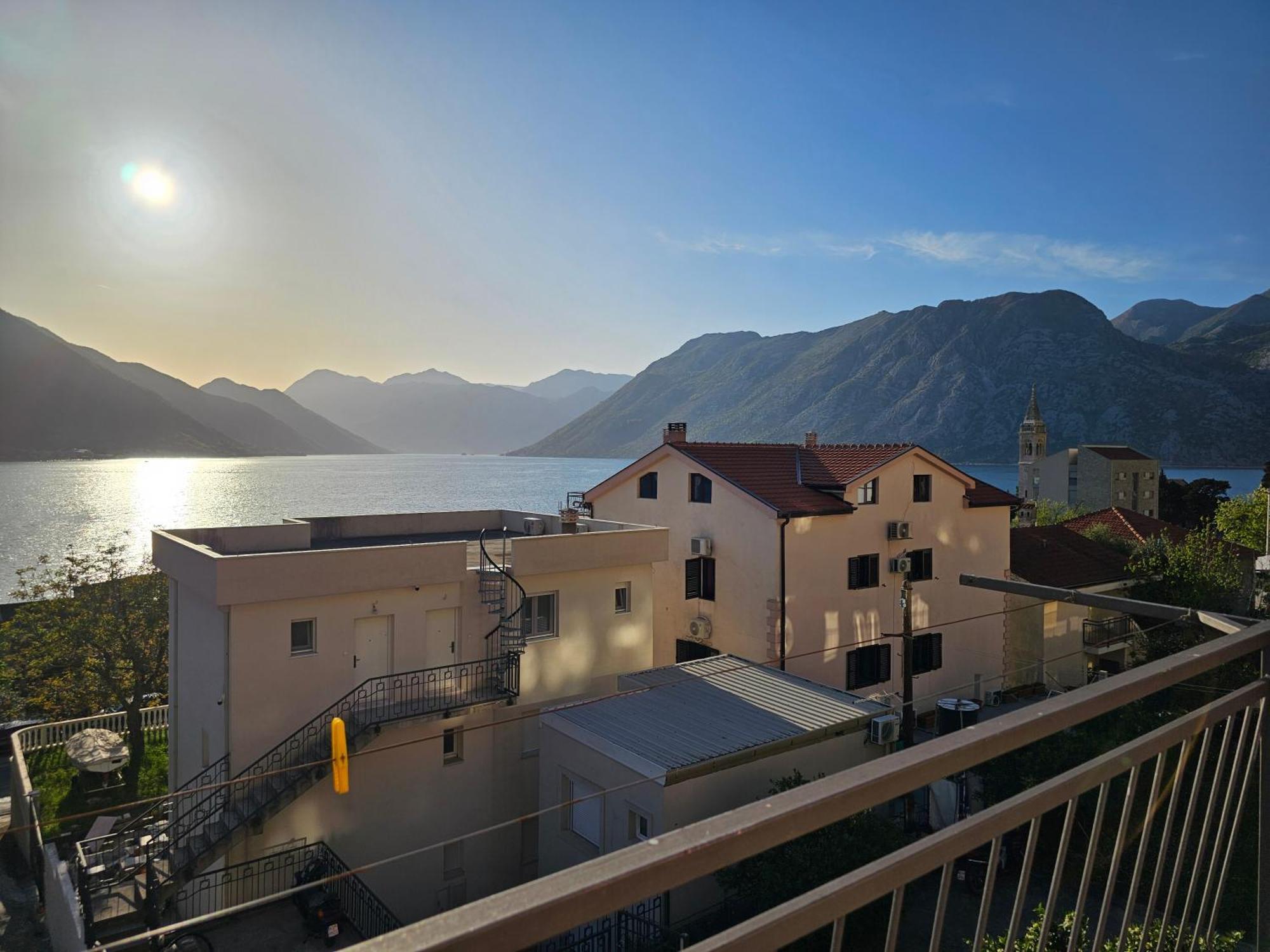 Modern Seaside Escape - Stunning Sea View - Private & Stylish Apartment Kotor Exterior foto