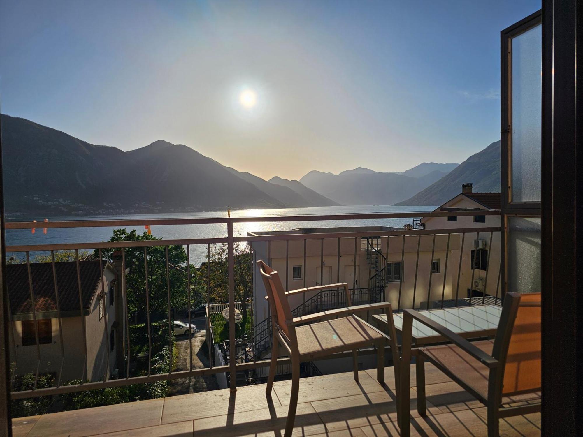 Modern Seaside Escape - Stunning Sea View - Private & Stylish Apartment Kotor Exterior foto