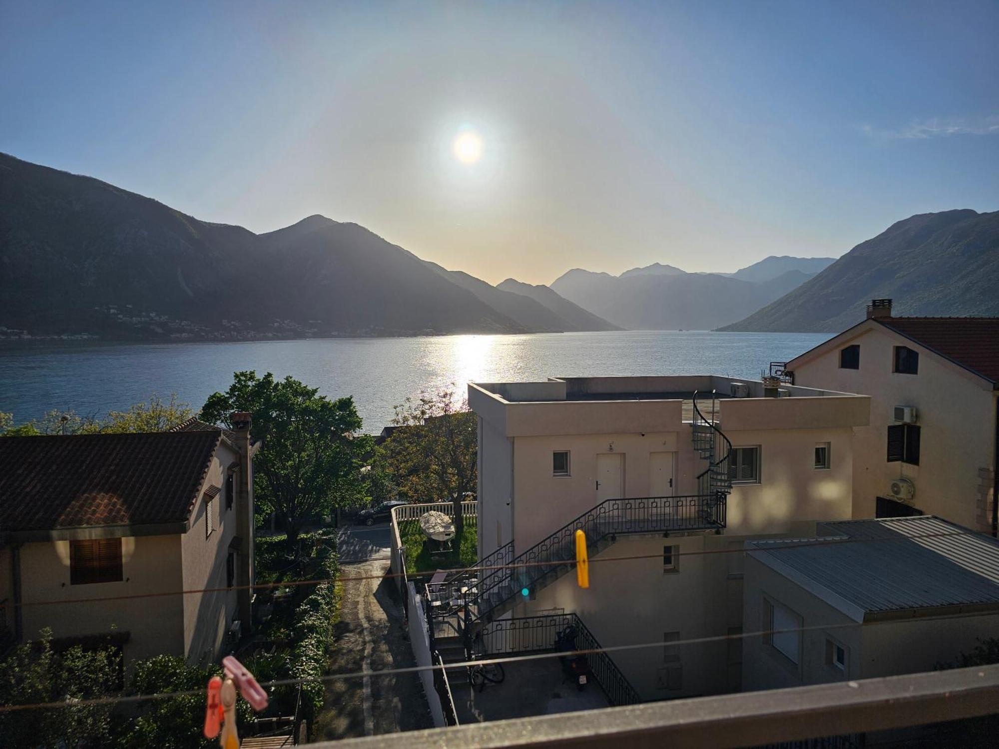 Modern Seaside Escape - Stunning Sea View - Private & Stylish Apartment Kotor Exterior foto