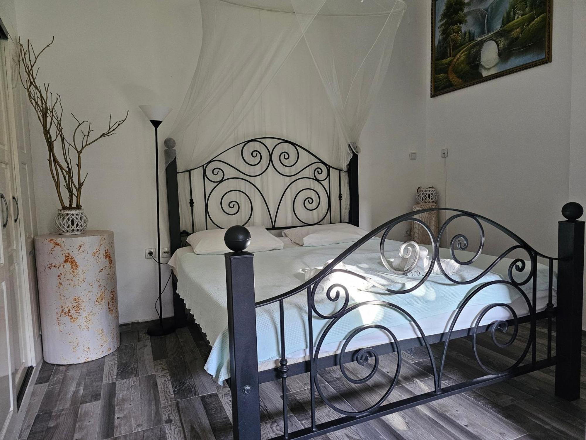 Modern Seaside Escape - Stunning Sea View - Private & Stylish Apartment Kotor Exterior foto